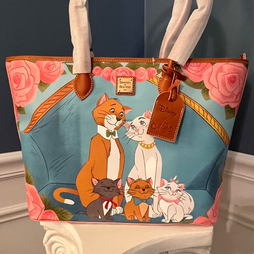 🏰 Disney Dooney & Bourke Aristocats Tote bag by Ann Shen NEW!!!!
